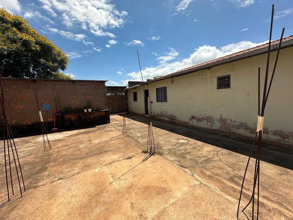 Casa à venda com 2 quartos, 240m² - Foto 5