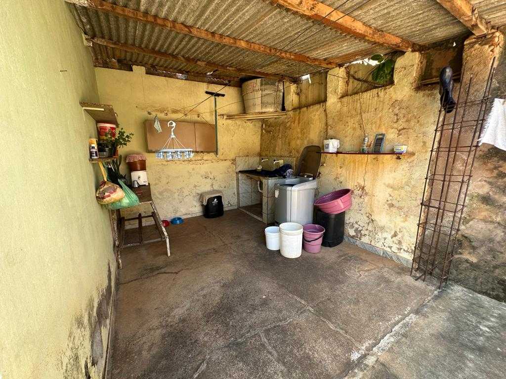 Casa à venda com 2 quartos, 240m² - Foto 13