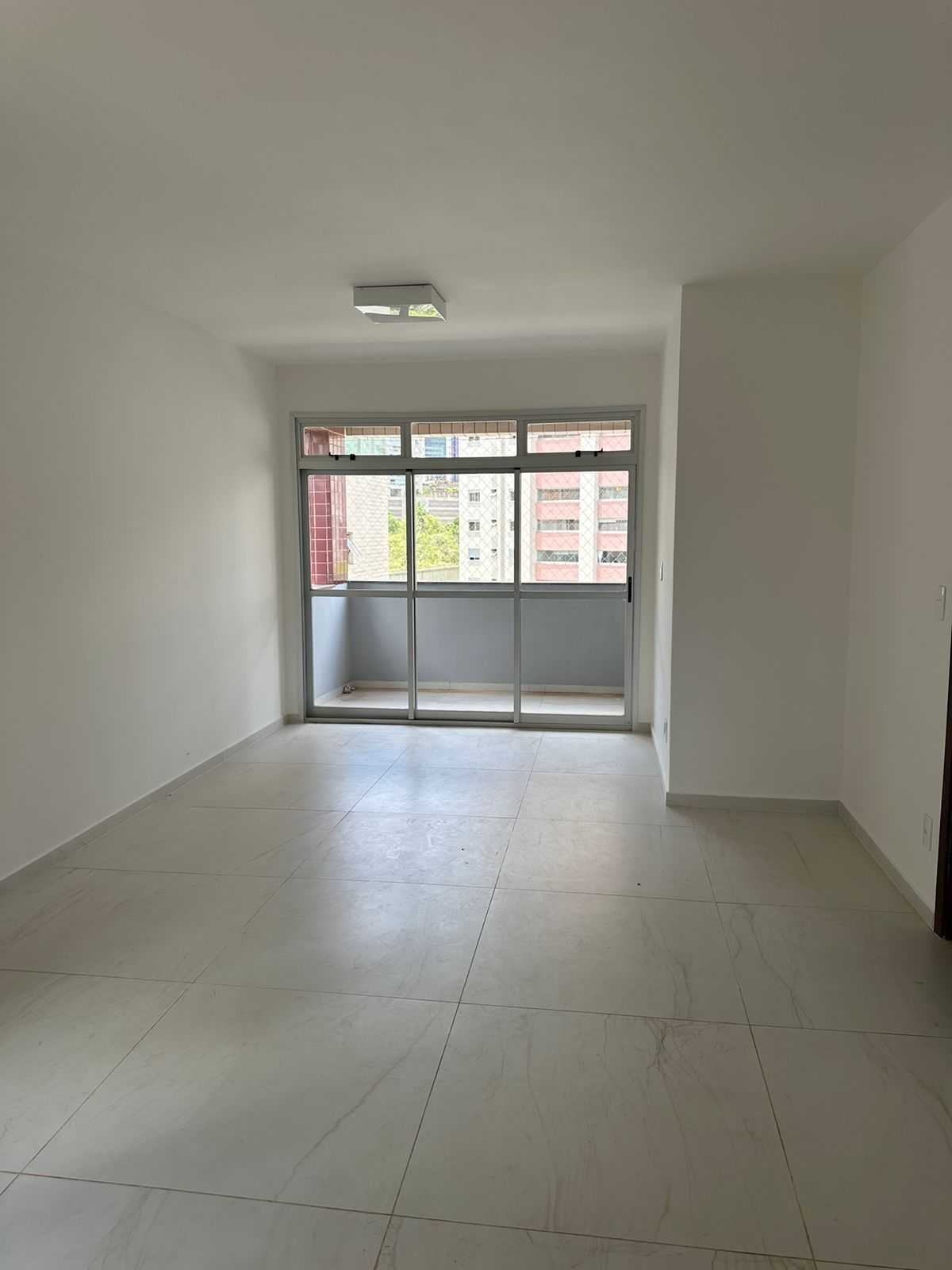 Apartamento para alugar com 3 quartos, 114m² - Foto 11