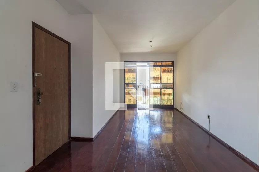 Apartamento à venda com 2 quartos, 80m² - Foto 2