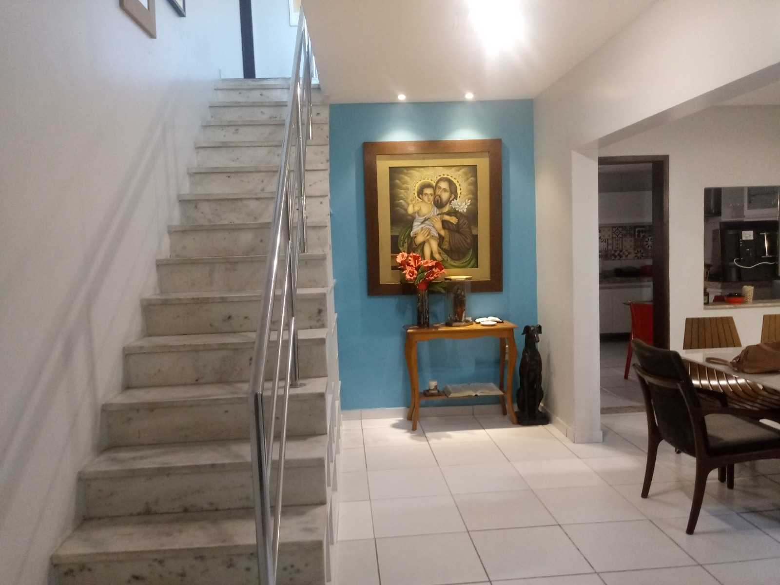 Casa à venda com 5 quartos, 250m² - Foto 4