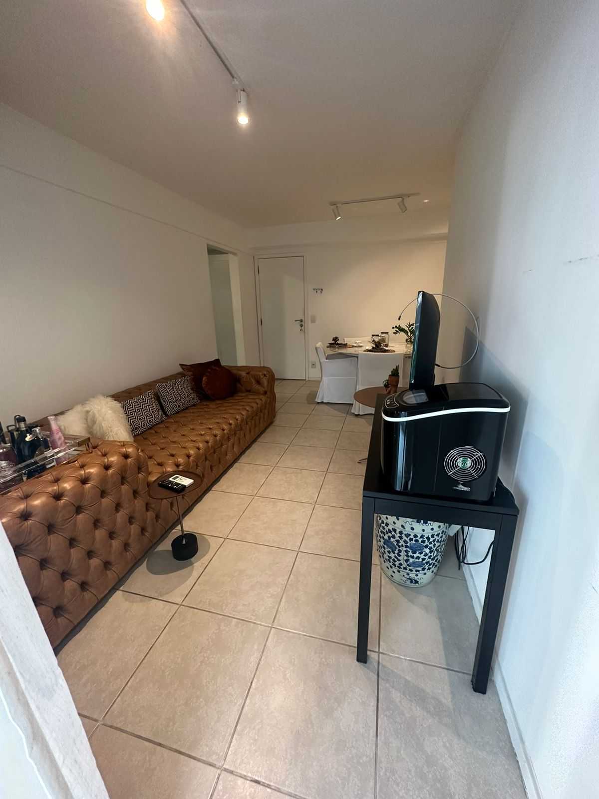 Apartamento à venda com 2 quartos, 75m² - Foto 4