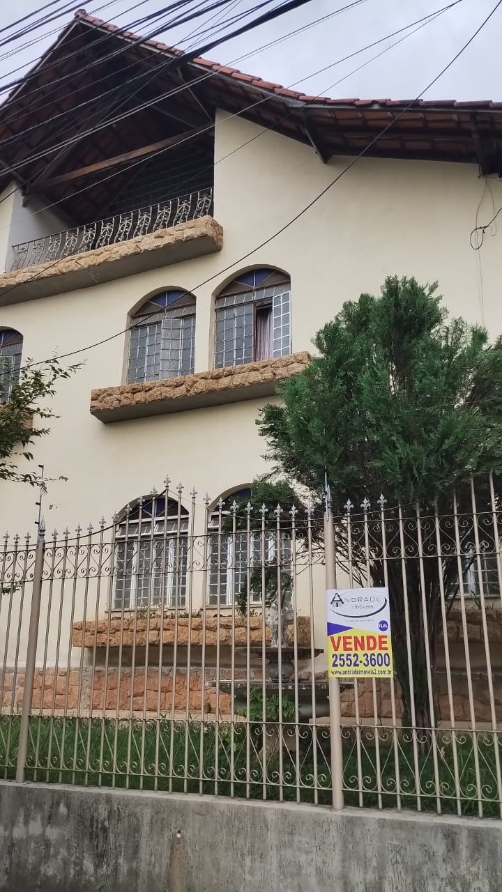 Casa à venda com 4 quartos, 350m² - Foto 2