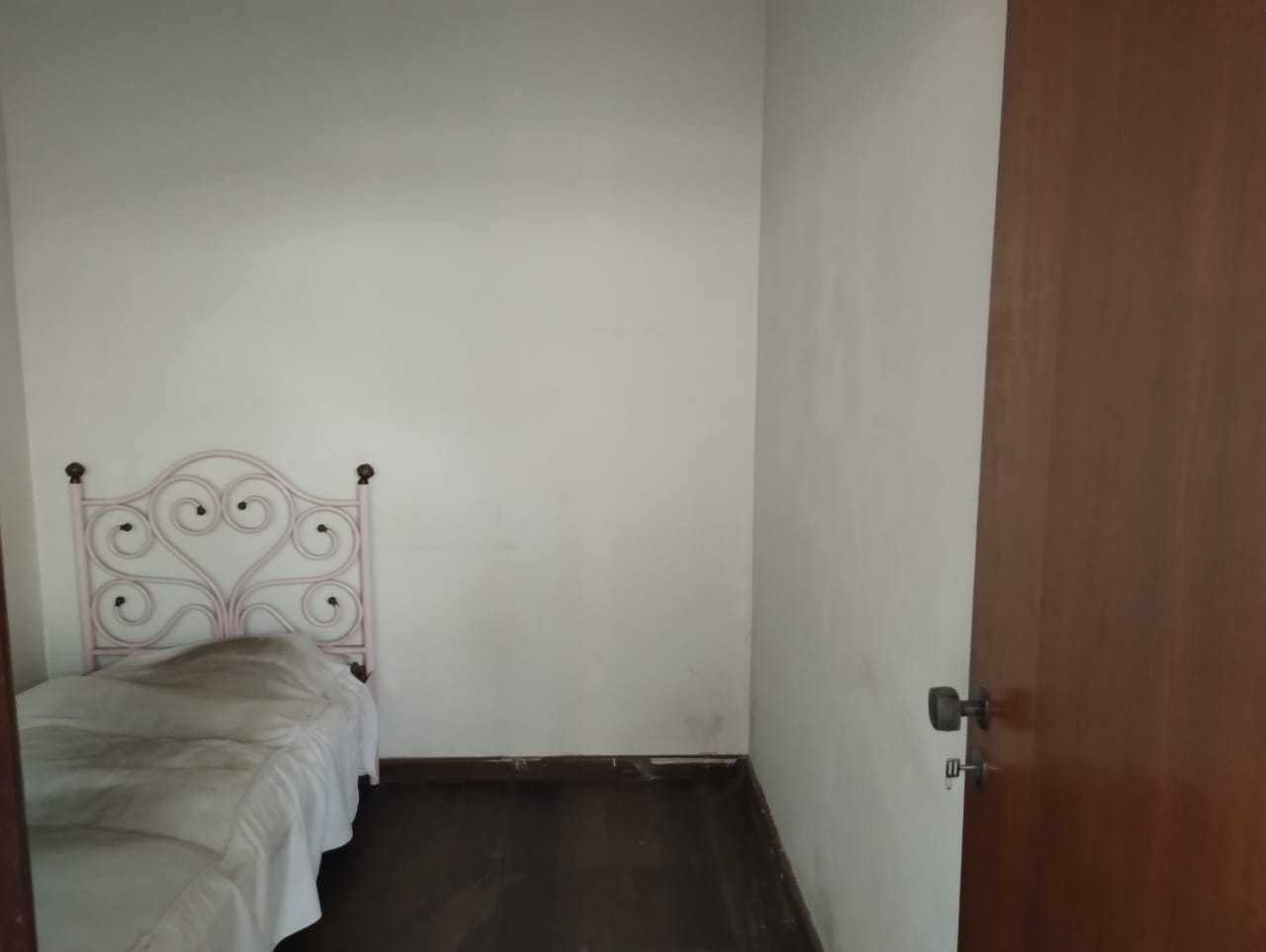 Casa à venda com 4 quartos, 350m² - Foto 14