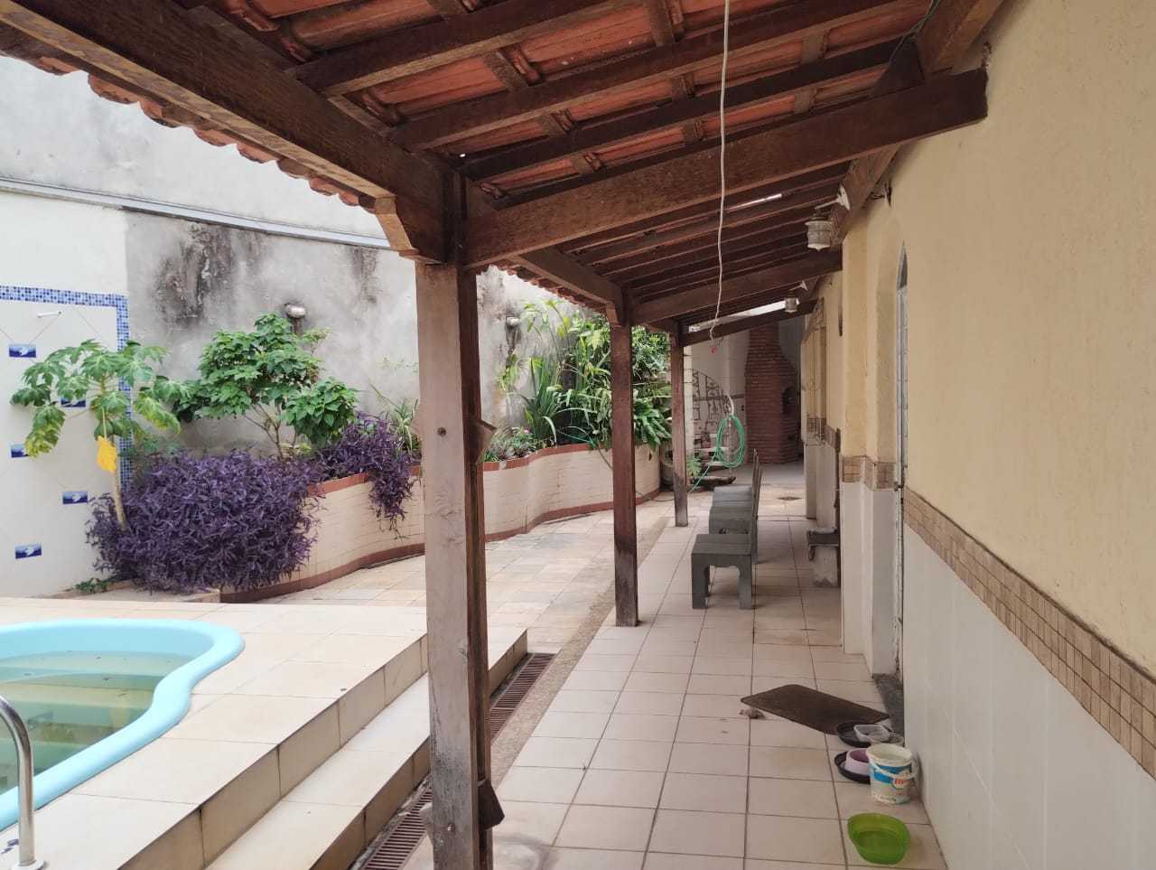 Casa à venda com 4 quartos, 350m² - Foto 24