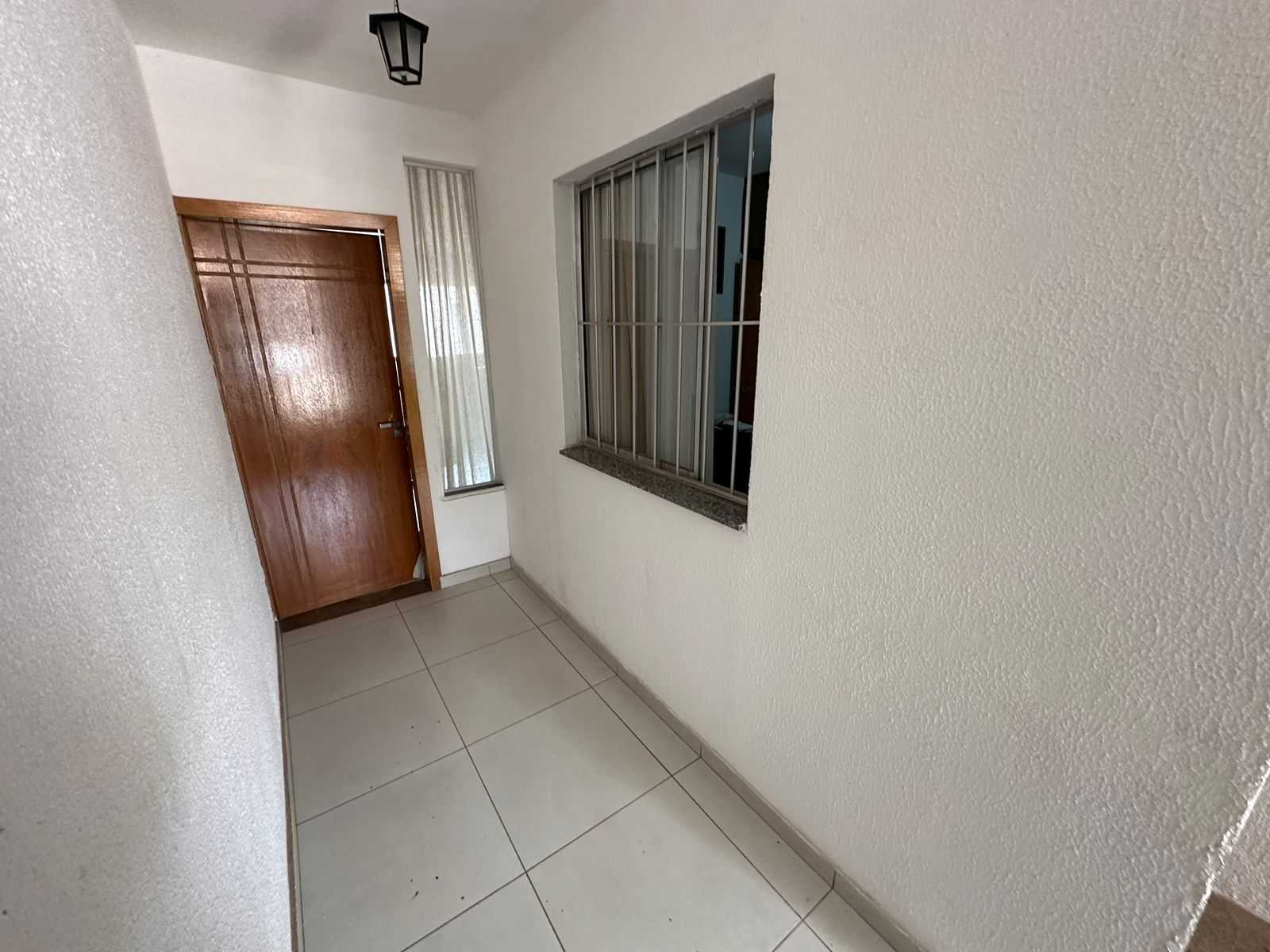 Casa à venda com 2 quartos, 61m² - Foto 1