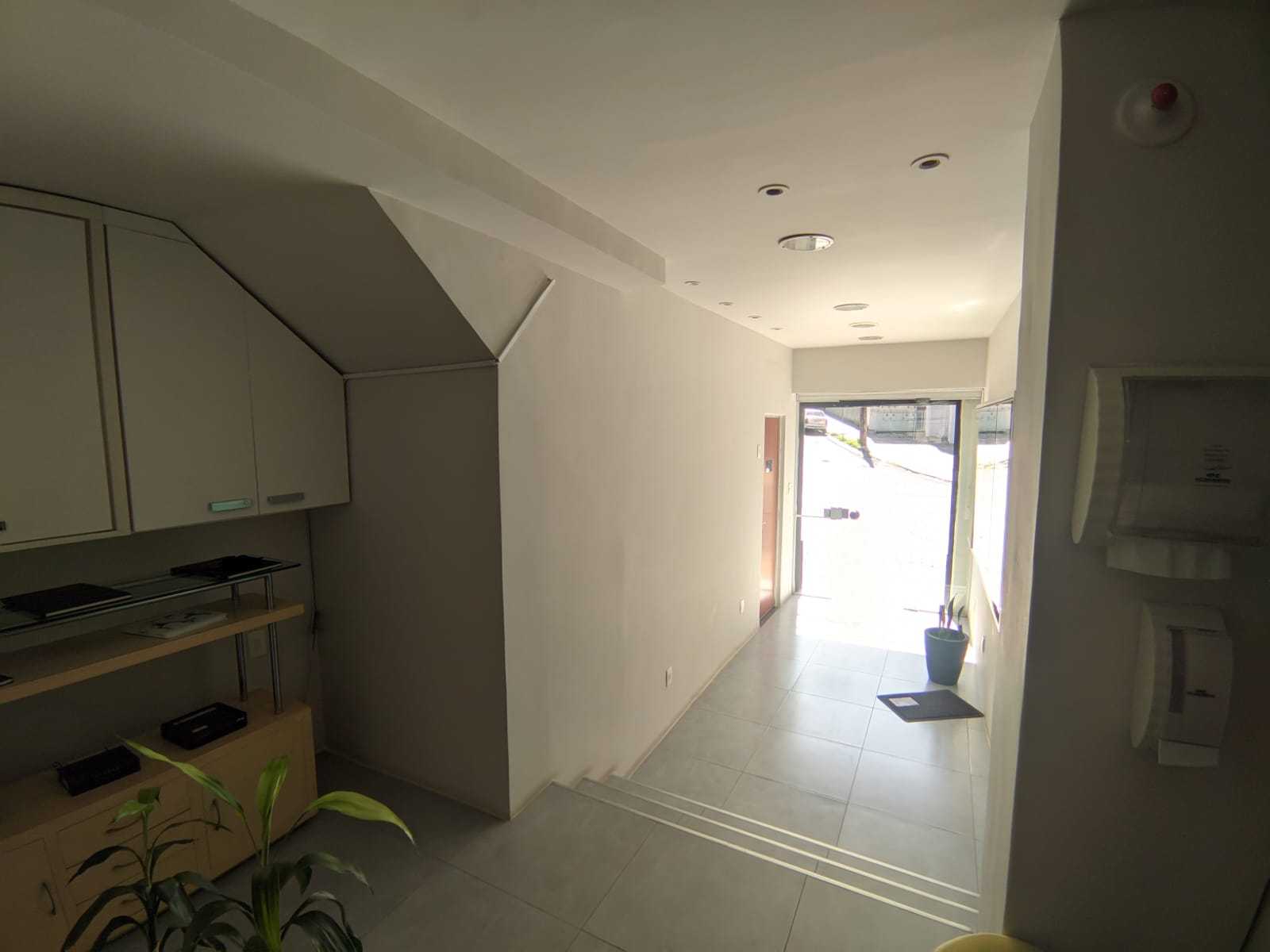 Casa para alugar com 3 quartos, 180m² - Foto 4