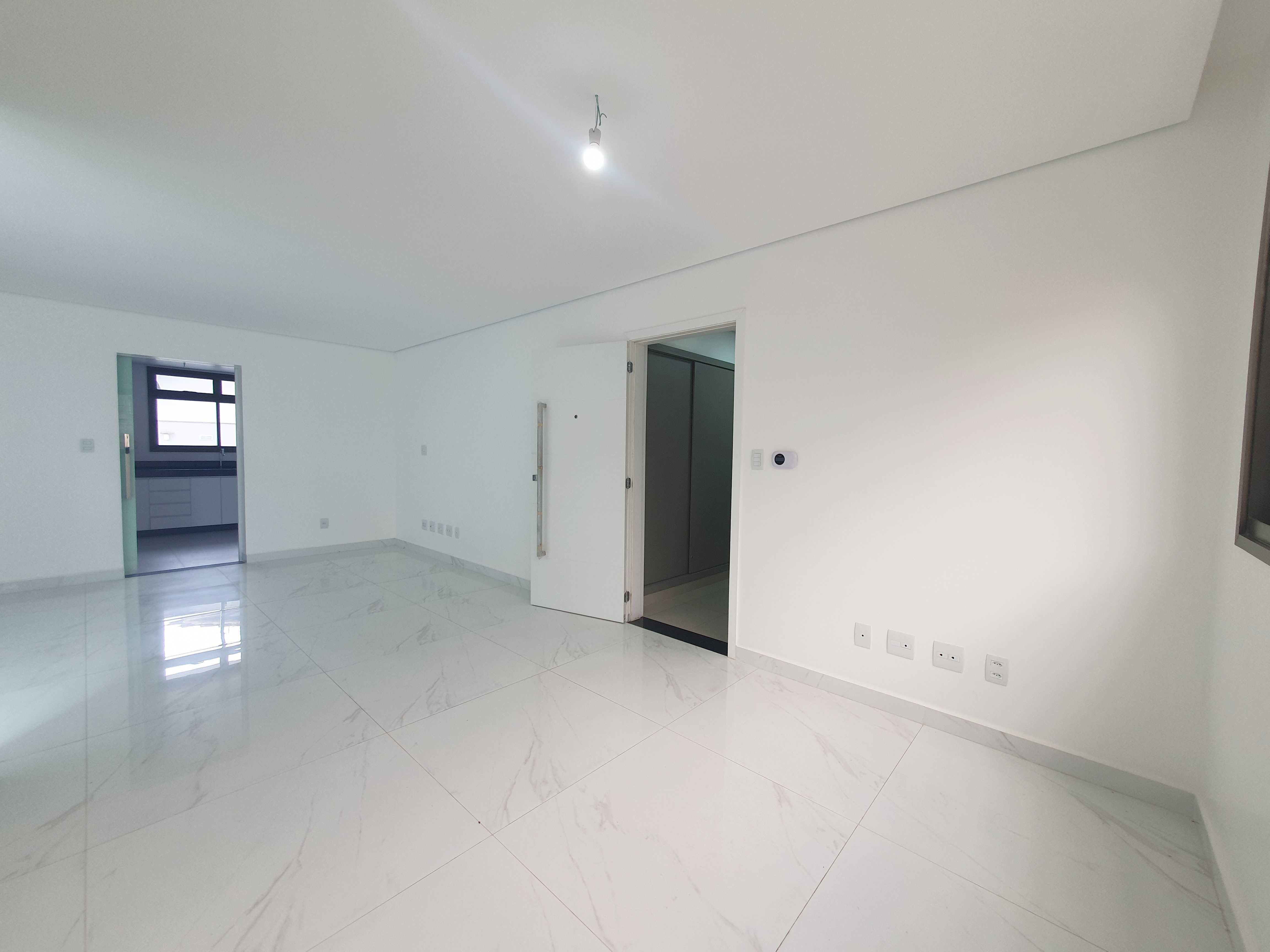 Apartamento à venda com 3 quartos, 196m² - Foto 2