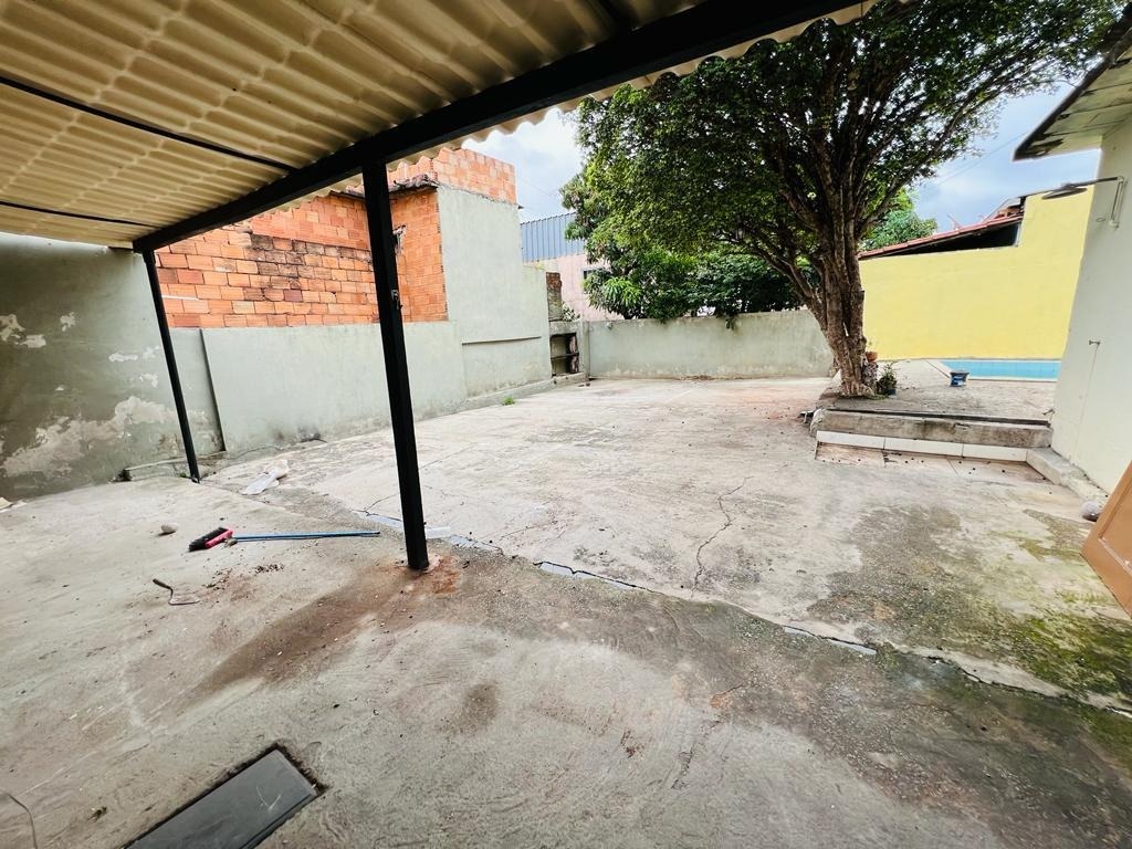 Casa à venda com 3 quartos, 360m² - Foto 8