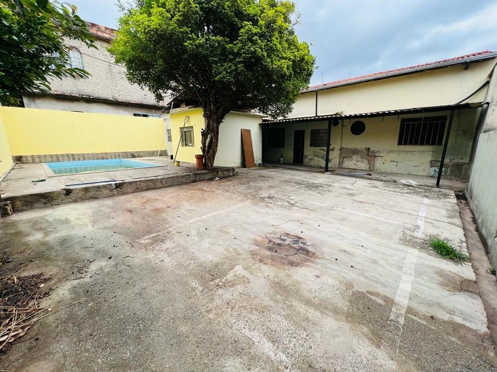 Casa à venda com 3 quartos, 360m² - Foto 10