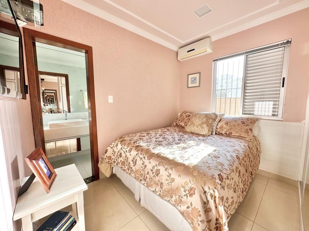 Apartamento à venda com 4 quartos, 106m² - Foto 8