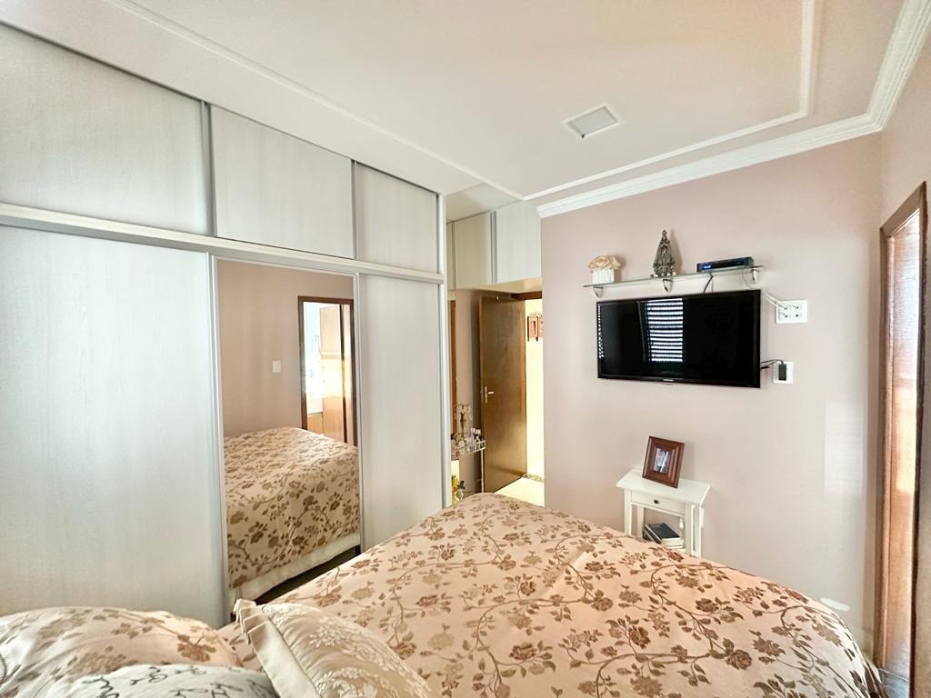 Apartamento à venda com 4 quartos, 106m² - Foto 14