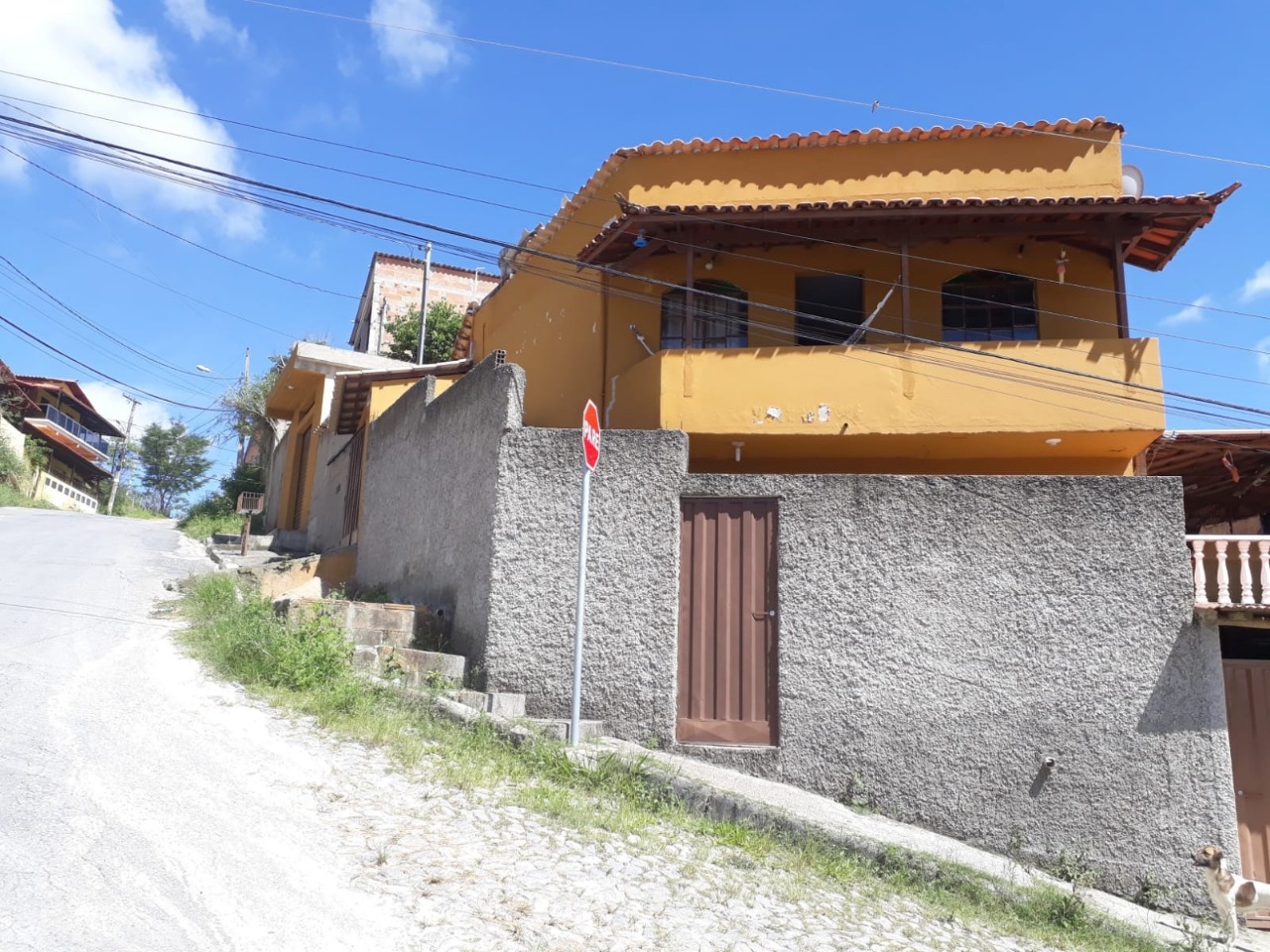 Casa à venda com 2 quartos, 300m² - Foto 1