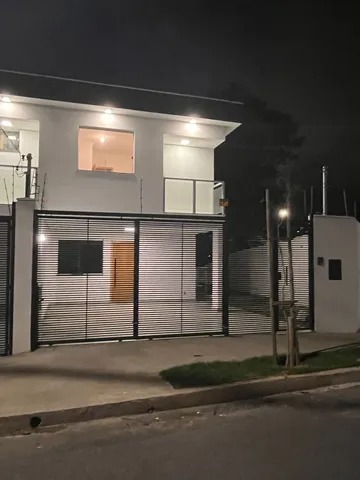 Casa à venda com 3 quartos, 150m² - Foto 2