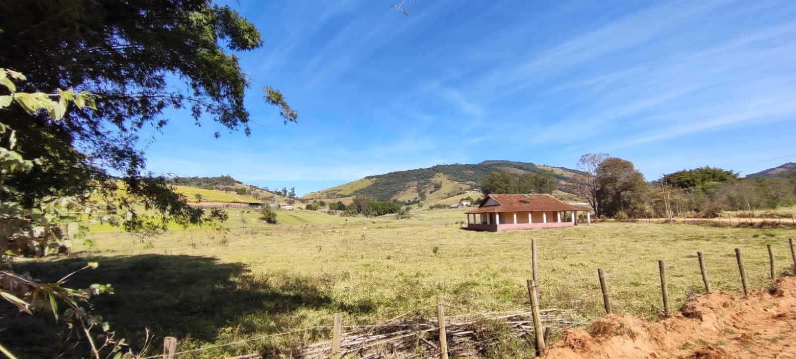 Chácara à venda com 2 quartos, 556600m² - Foto 11