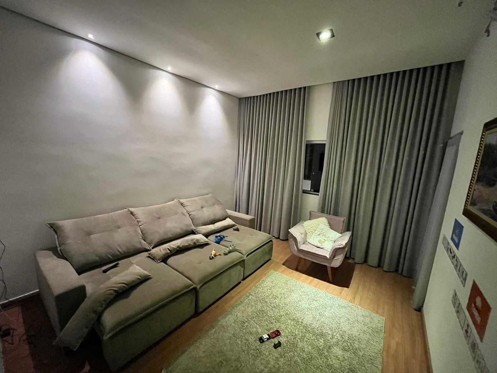 Casa à venda com 3 quartos, 300m² - Foto 2