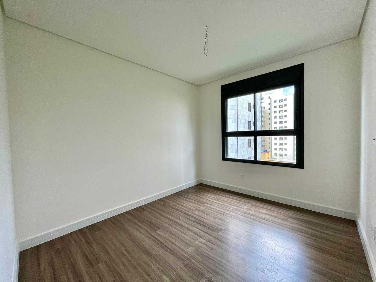 Apartamento à venda com 4 quartos, 146m² - Foto 12