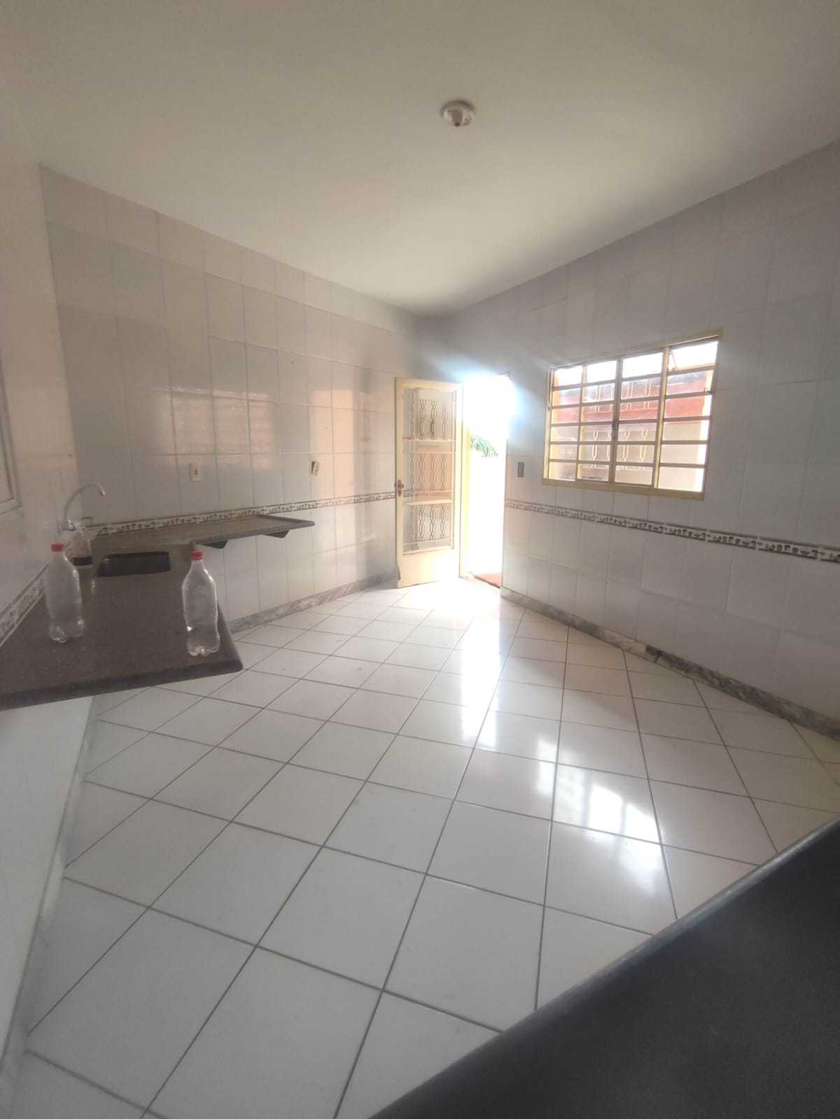 Casa à venda com 4 quartos, 200m² - Foto 15