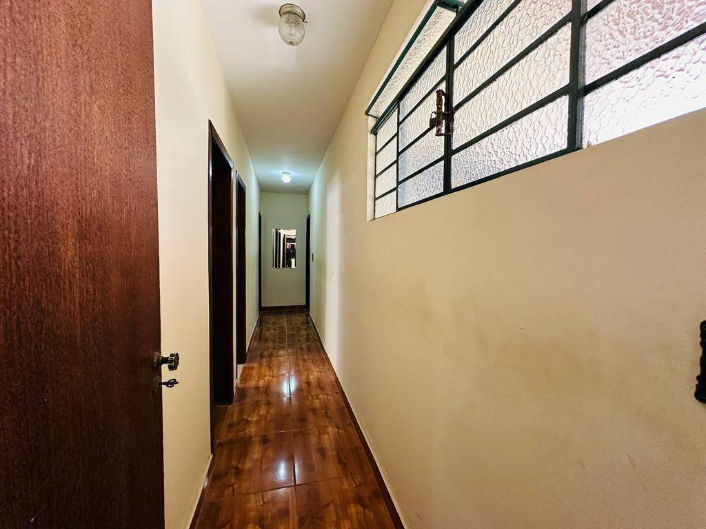 Casa à venda com 4 quartos, 186m² - Foto 13