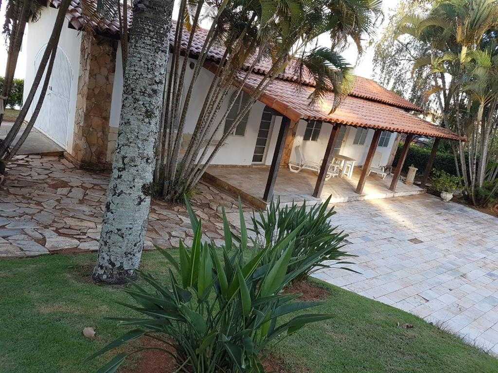 Casa à venda com 3 quartos, 1100m² - Foto 14