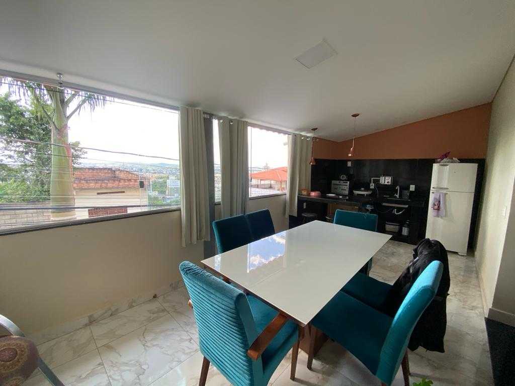 Casa à venda com 3 quartos, 160m² - Foto 1