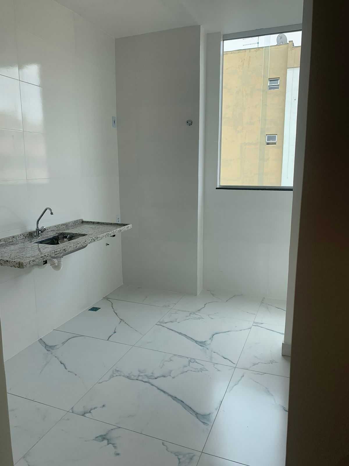 Apartamento à venda com 2 quartos, 70m² - Foto 2