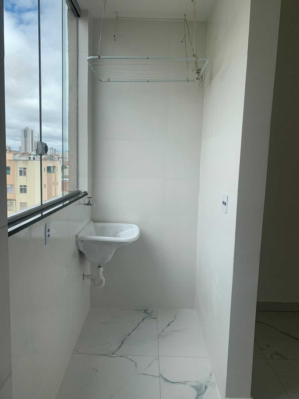 Apartamento à venda com 2 quartos, 70m² - Foto 4