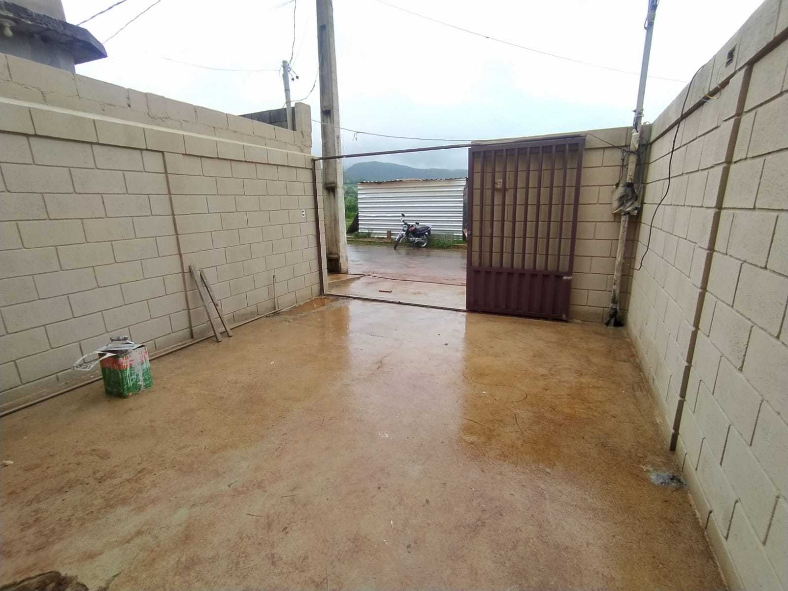 Casa à venda com 2 quartos, 63m² - Foto 2