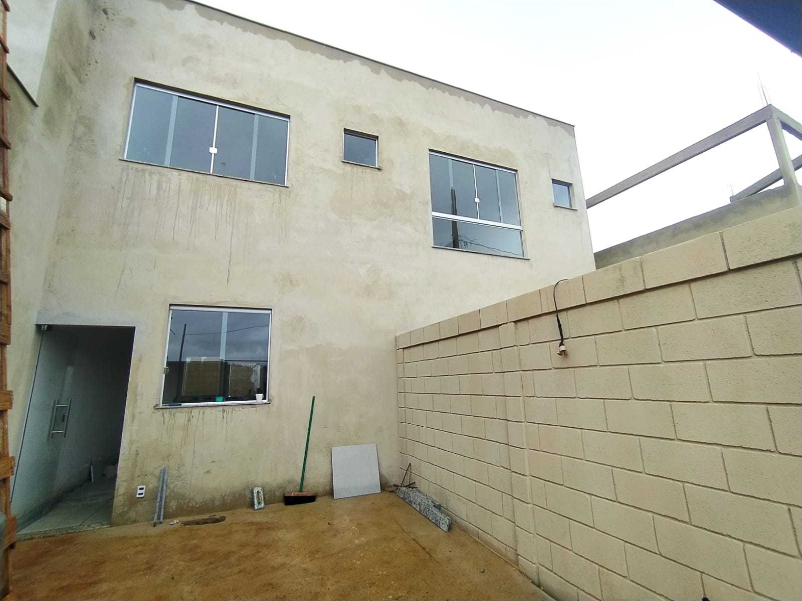 Casa à venda com 2 quartos, 63m² - Foto 4