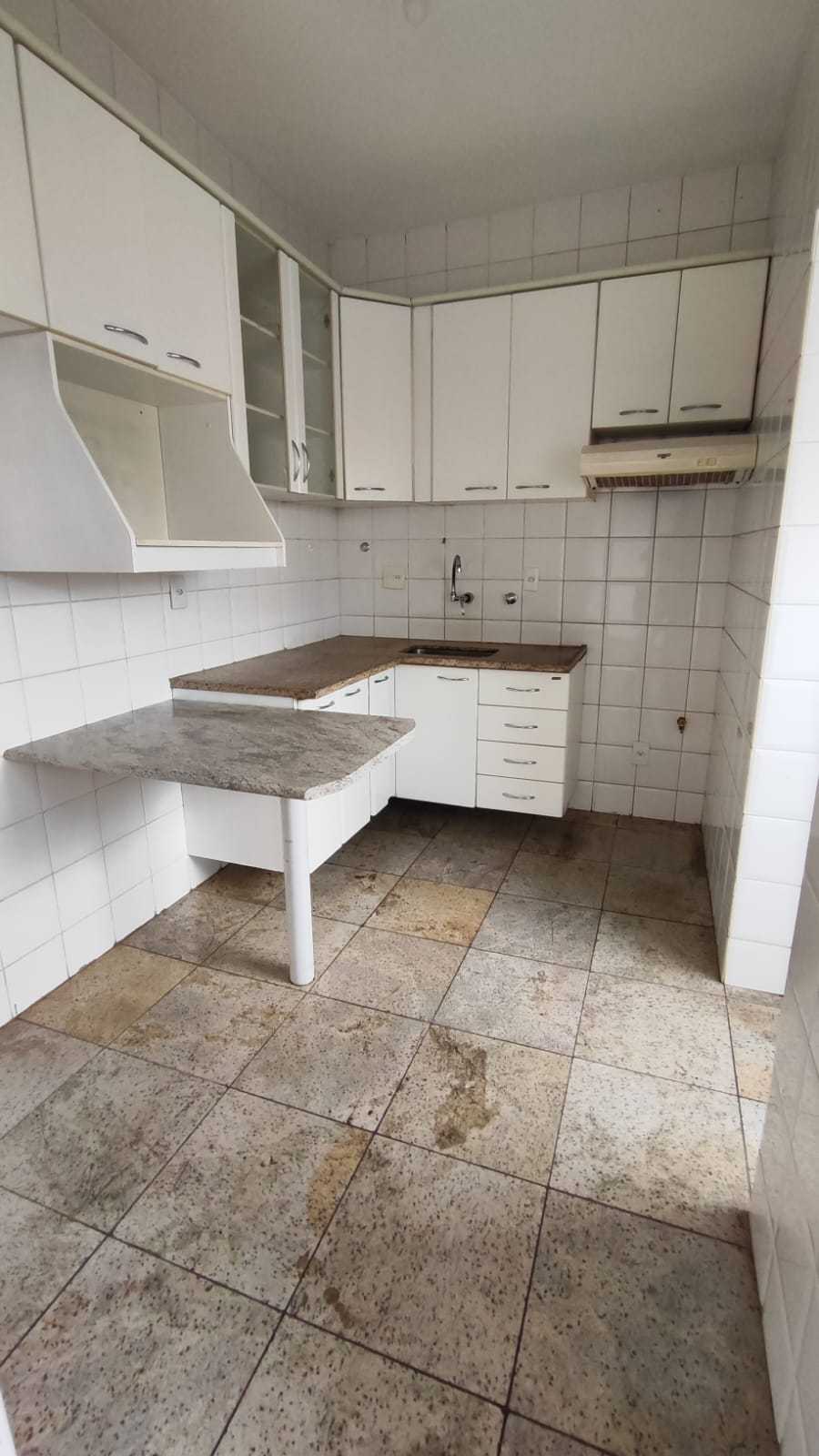 Apartamento à venda com 2 quartos, 87m² - Foto 4