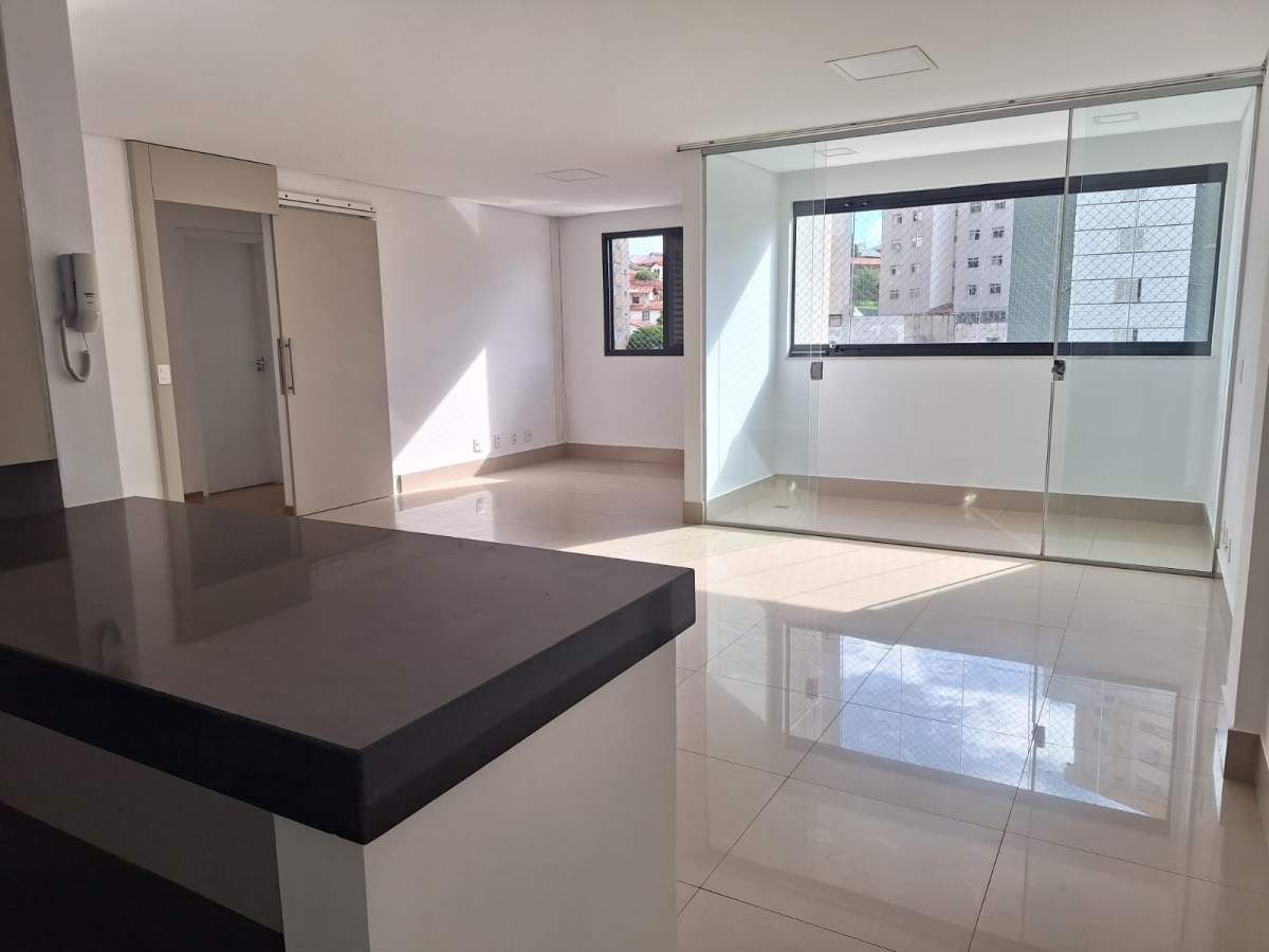 Apartamento à venda com 2 quartos, 85m² - Foto 2