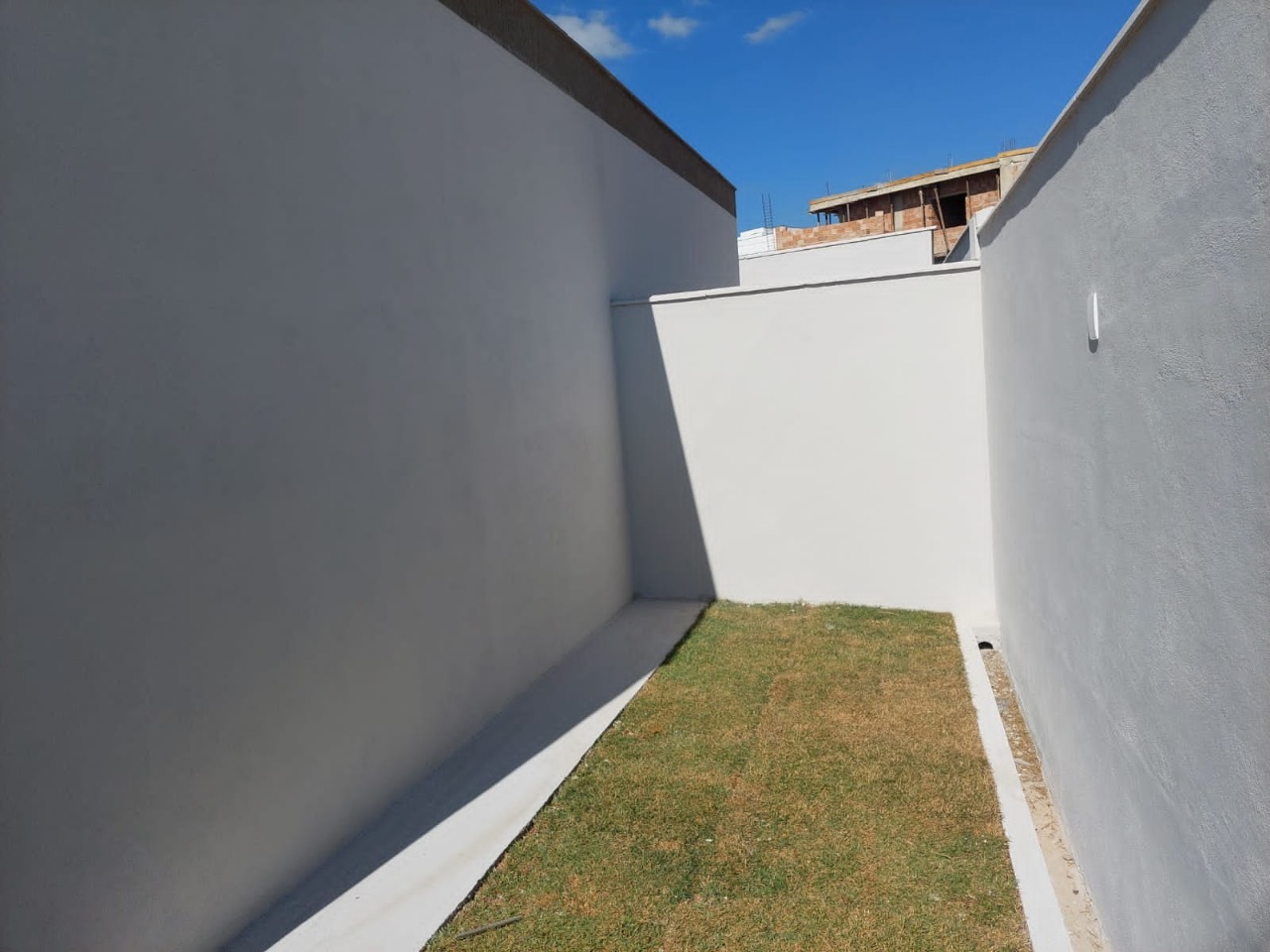 Casa à venda com 3 quartos, 103m² - Foto 2