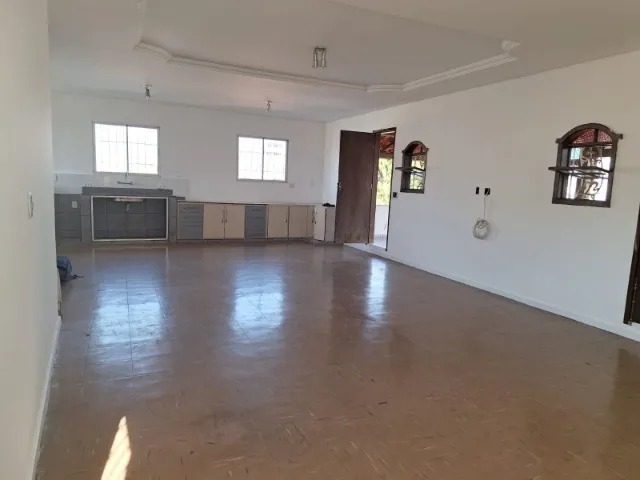 Casa à venda com 3 quartos, 360m² - Foto 4