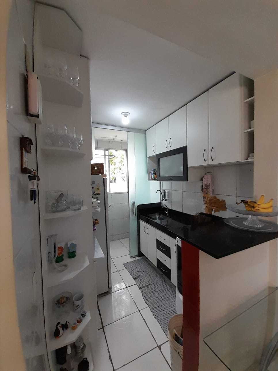 Apartamento à venda com 3 quartos, 67m² - Foto 2