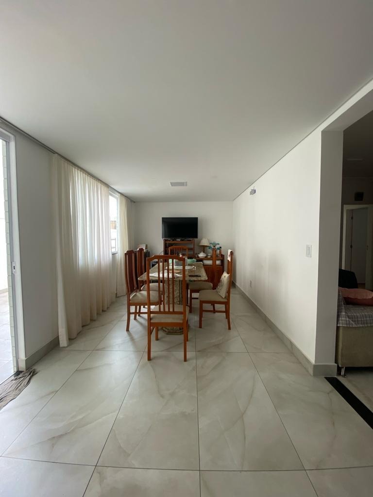 Apartamento à venda com 3 quartos, 182m² - Foto 4