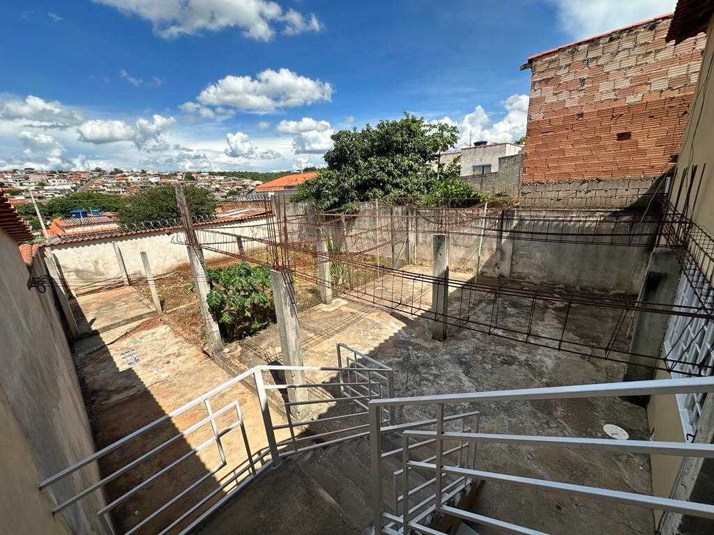 Casa à venda com 2 quartos, 120m² - Foto 12