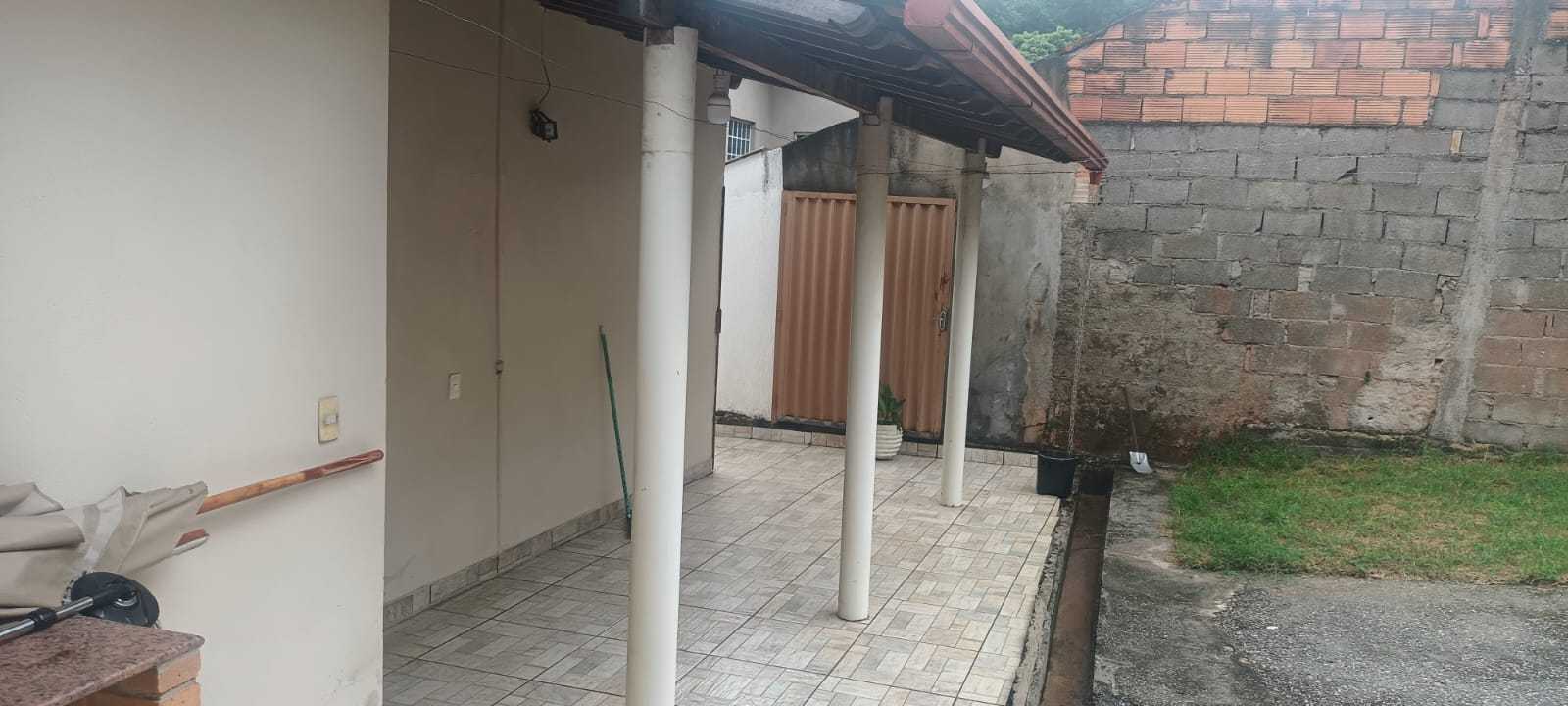 Casa à venda com 6 quartos, 230m² - Foto 22