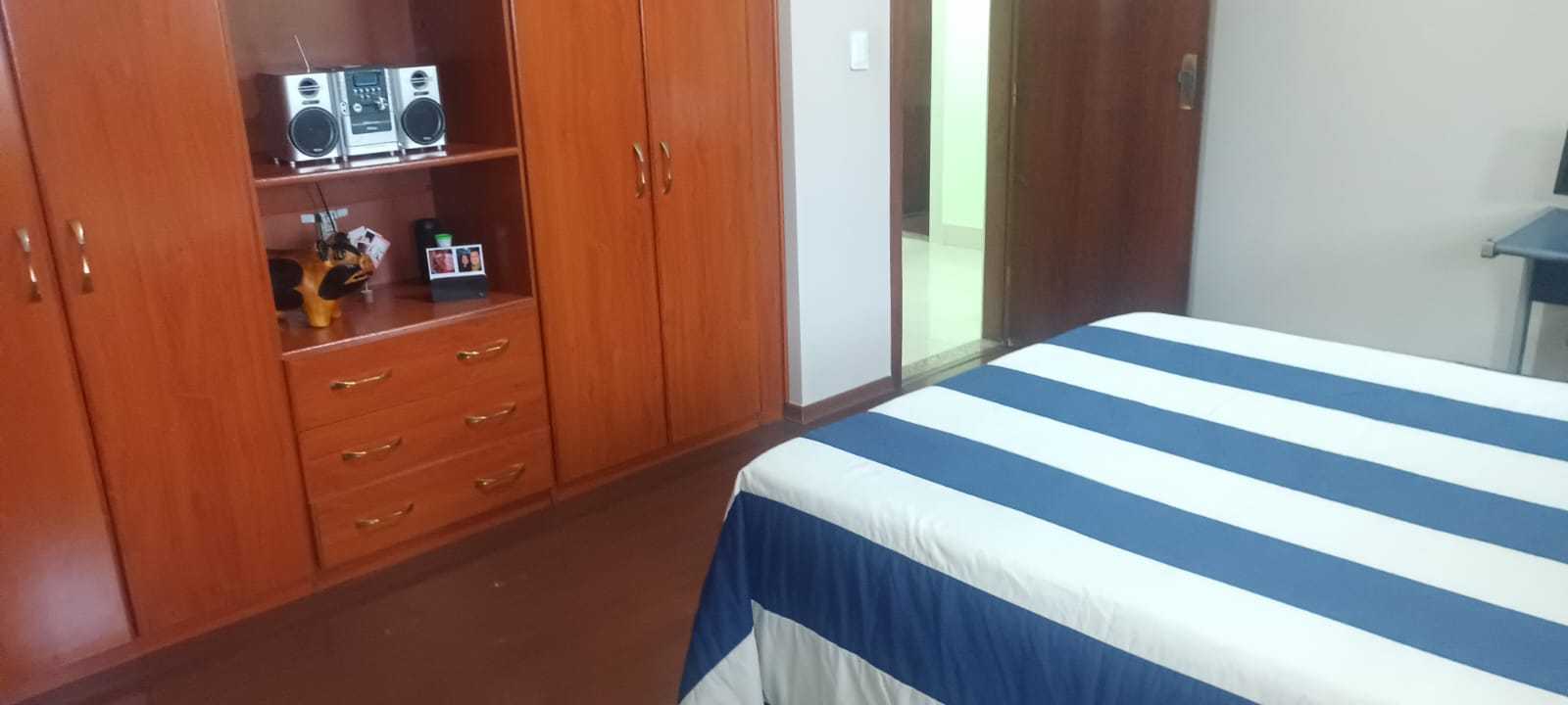 Casa à venda com 6 quartos, 230m² - Foto 15