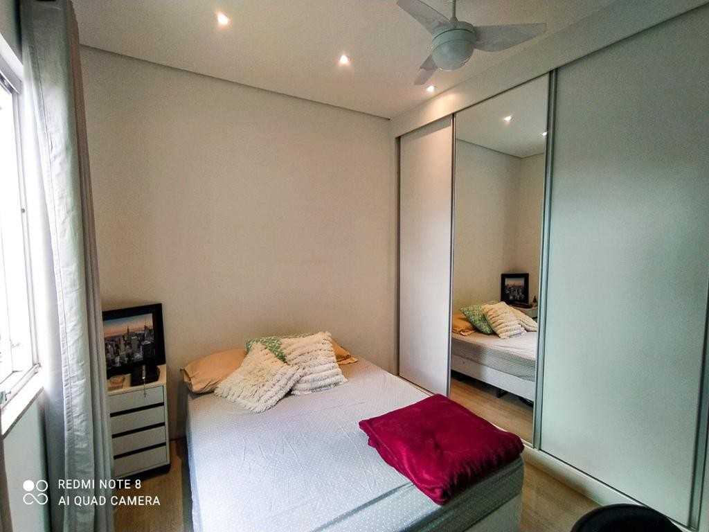 Casa à venda com 4 quartos, 318m² - Foto 17