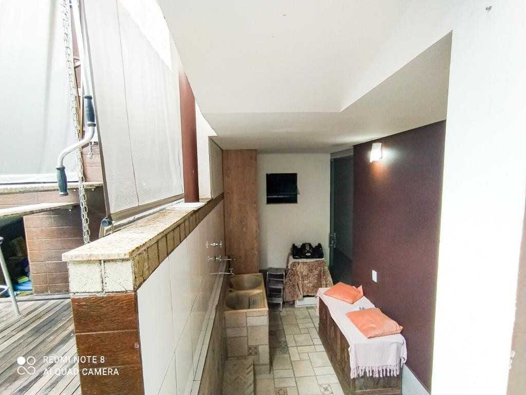 Casa à venda com 4 quartos, 318m² - Foto 11