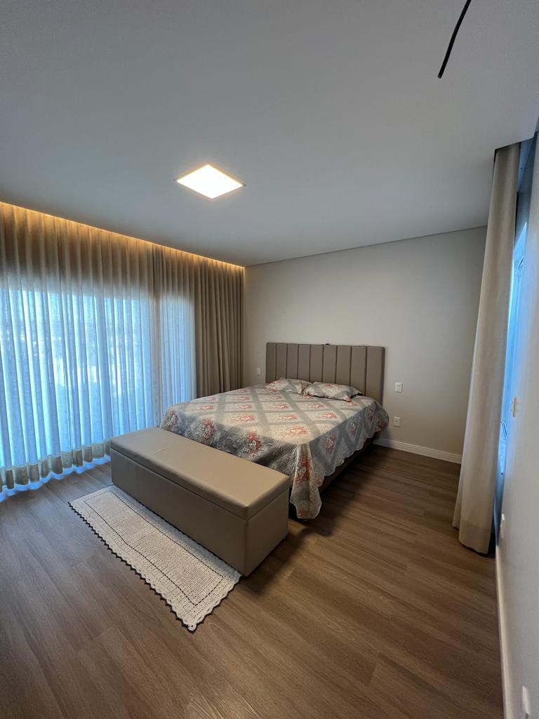 Casa à venda com 3 quartos, 231m² - Foto 8