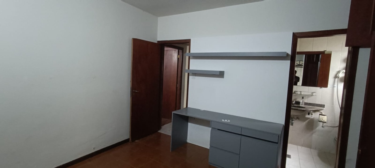 Casa à venda com 3 quartos, 300m² - Foto 8