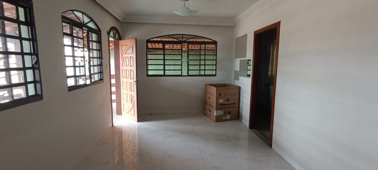 Casa à venda com 3 quartos, 300m² - Foto 5