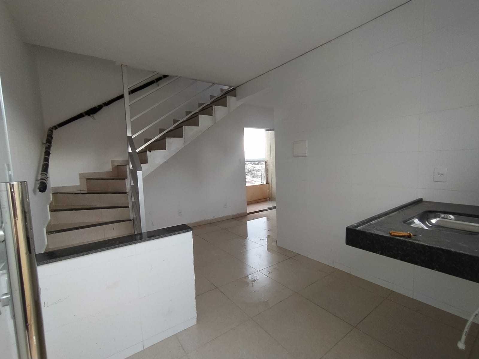 Casa à venda com 2 quartos, 63m² - Foto 3