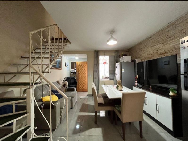 Casa à venda com 2 quartos, 80m² - Foto 3