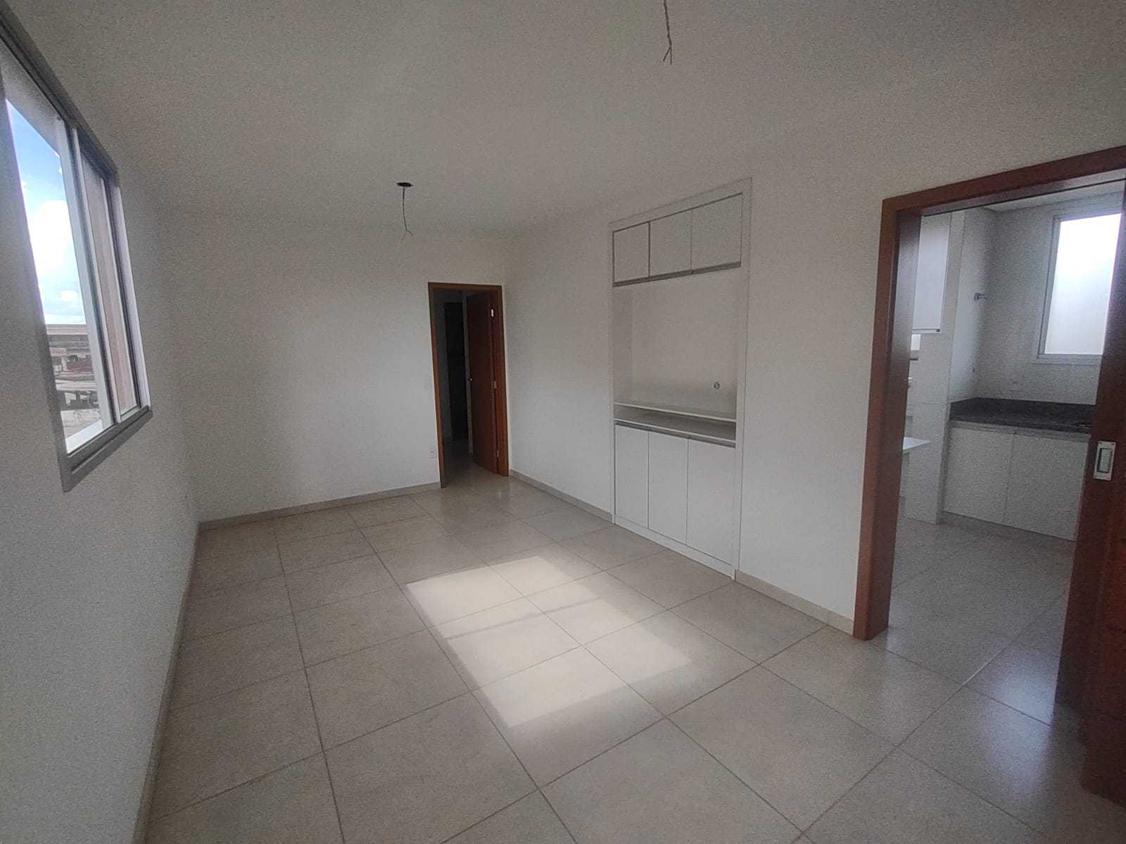 Apartamento à venda com 3 quartos, 76m² - Foto 1