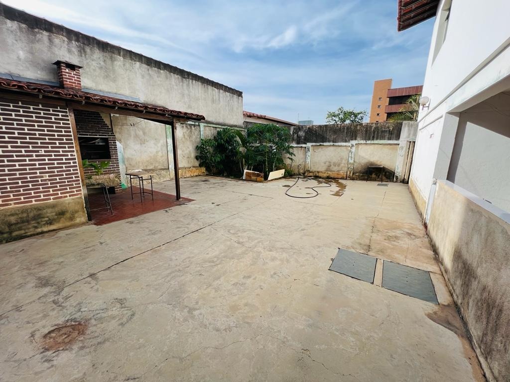 Casa à venda com 4 quartos, 242m² - Foto 23