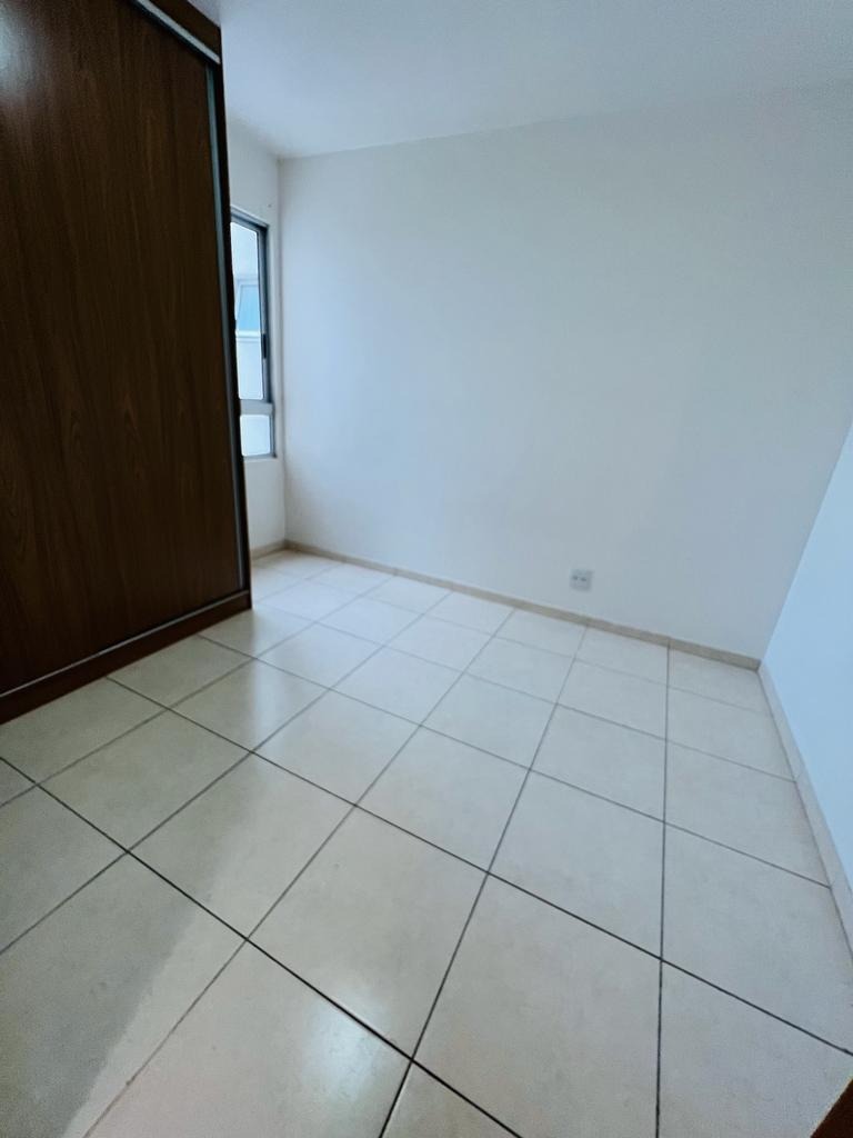 Apartamento à venda com 2 quartos, 75m² - Foto 4