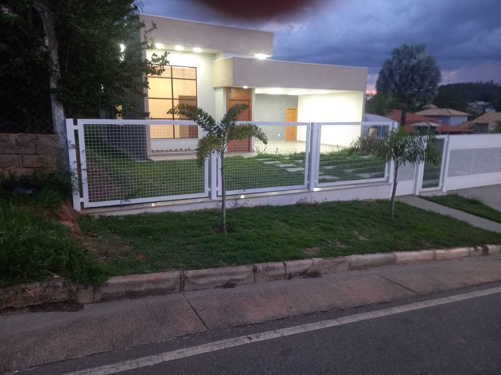 Casa de Condomínio à venda com 3 quartos, 234m² - Foto 4