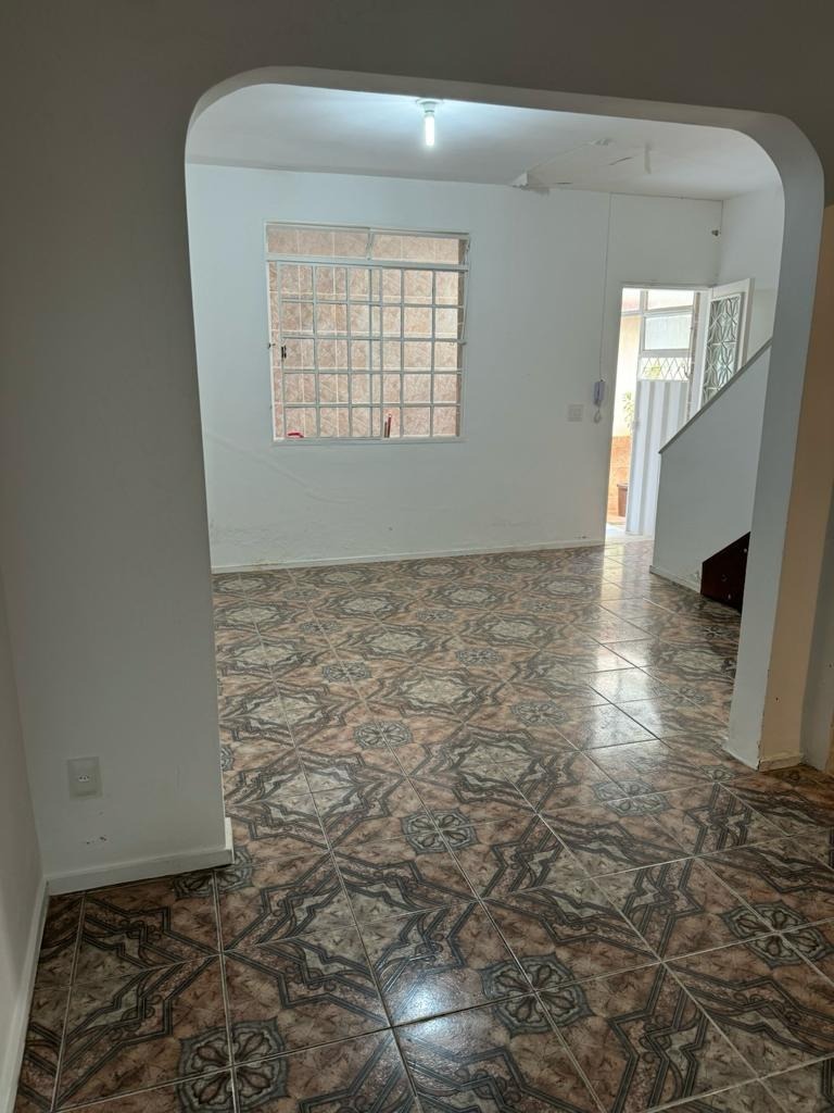 Casa à venda com 3 quartos, 92m² - Foto 4